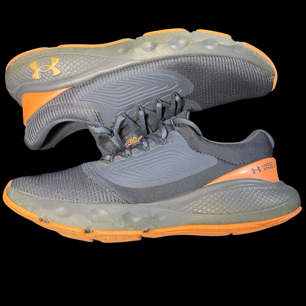 UNDER ARMOUR TENNIS SHOES